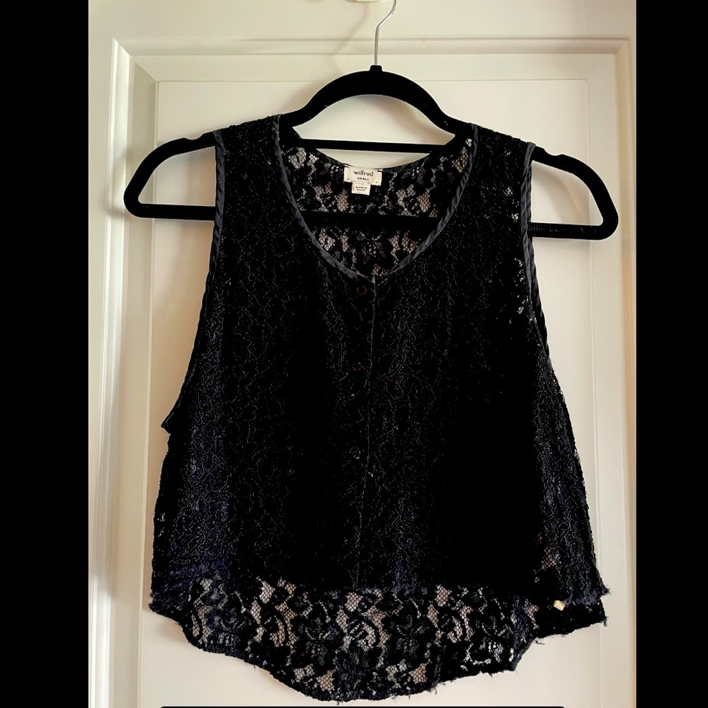 Aritzia Wilfred lace top